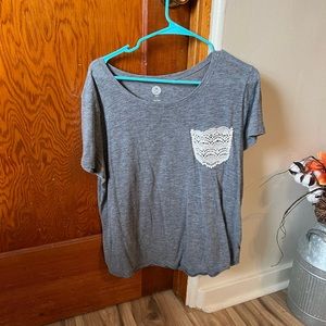 Grey tee with Lace pocket